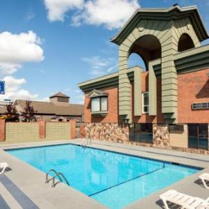 Travelodge by Wyndham Calgary South