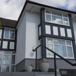 1 Bedroom Arch-View Apartment 2 By Icon Living Properties Short Lets & Serviced Accommodation With Free Parking