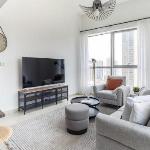 Bright 1BR w/ Mesmerizing Marina Views! 