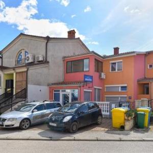 Apartments with parking space Pula - 21036