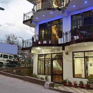 Goroomgo Snow Crest Inn
