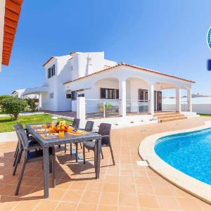 Villa Abel - Villa espaçosa com BBQ e piscina em Albufeira