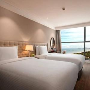 Luxury Apartment - Rooftop Swimming Pool - Beach Front - Hinata Apartment