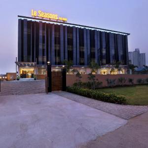 le seasons the park
