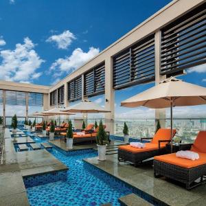 Spacious 2BDR with Amazing POOL GYM Ocean View
