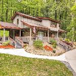 Rambling Bear on Cove Creek Hot Tub WIFI 560 FREE tickets each paid day!!! Sevierville
