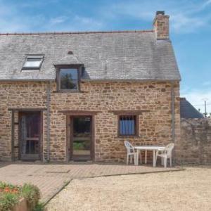 Holiday home Ploézal with a Fireplace 346