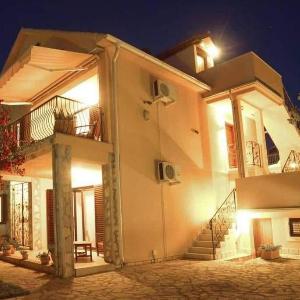 Family-friendly apartments with swimming pool Sabunike Zadar - 20179