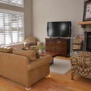 Seven Springs Woodridge 3 Bedroom Premium Condo Private deck with wooded view