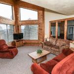 Seven Springs Stoneridge 1 BR Loft Deluxe Ski In-Out Condo