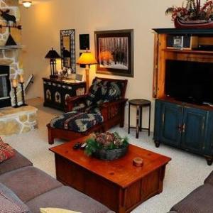 Seven Springs Woodridge 4 Bedroom Premium Condo Deck with Mountain Views condo