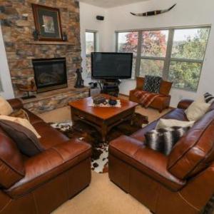 Seven Springs 4 BR Premium Condo Mountain Views!