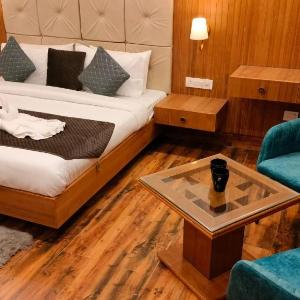The Palm Aryan Mussoorie - 5 mins Walk to Mall Road