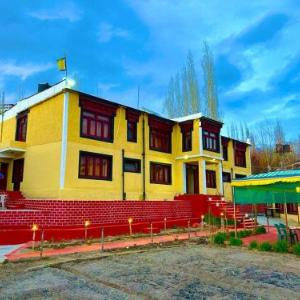 Hotel Ri ~ Rab Leh