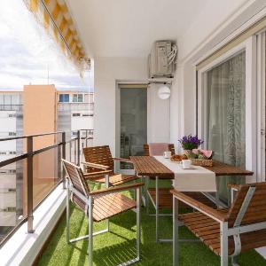 Alva Park Sunny apartment near the beach