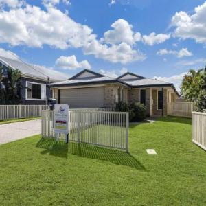 11 Wills Avenue Golden Beach QLD