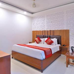 Hotel Paradise International by JMD Group