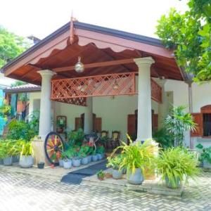 Kandy Lake Reach Hotel