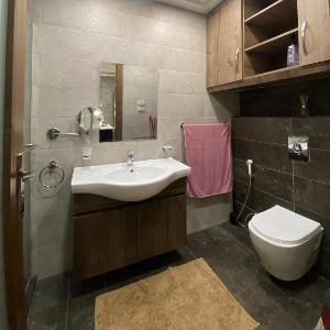 Um Uthaina luxury apartment