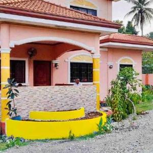 Chateau La Princesa with cozy garden  & bar