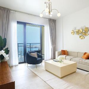 Spectacular flat on the seafront La Mer Dubai