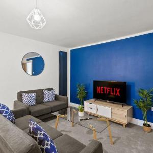 Two Bedroom Barnet Gem with Front Garden