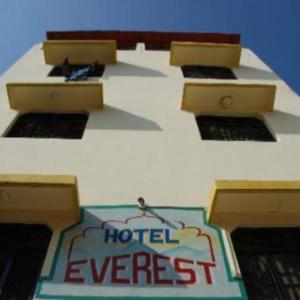 Hotel Everest