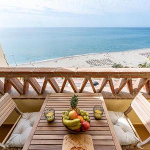 Spectacular Sea views parking and pool