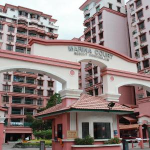 Marina Homestay  Pool View