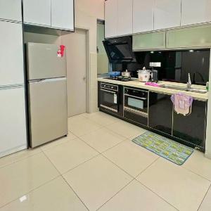 Mari Mari homestay M16 (2BR ) @ IMAGO THE LOFT A