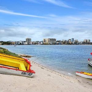 Golden Beach Escape | Family Fun & Pet Friendly