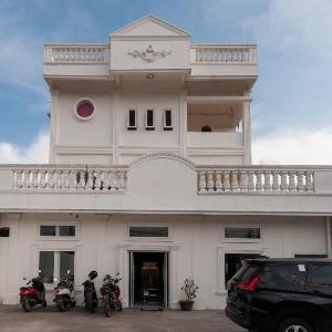 RedDoorz near UISU teladan Medan