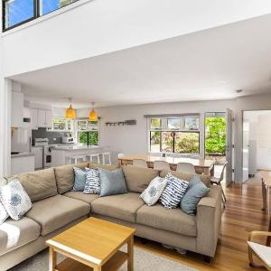 5BR Modern Beach House Oasis