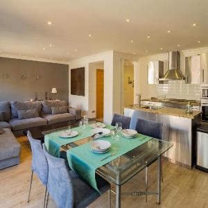 Cubo's Beach Side Apartment at La Cala