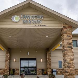 Cobblestone Inn and Suites Sheldon
