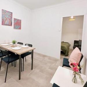 Three Bedrooms Charming Top Near Central Station