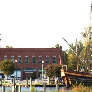 2 bed 1 bath riverfront loft