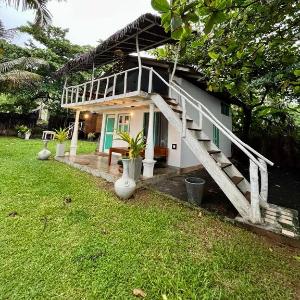 Beach House Kalukatiya - Family Villa Seaview Room Garden Room Beach Cabana