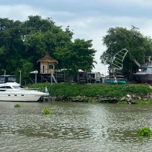 Ayutthaya rive camp and yacht charter