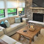The Burrow - Cozy Fireplace Community Amenities Modern Interior Georgia