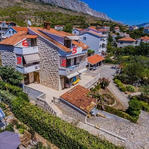 Apartment in Dugi Rat with sea view balcony air conditioning WiFi 5132-6