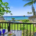 Oceanside-Spectacular View and Poolside Oasis