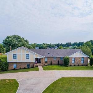 The Magnolia Suite at Hilltop Acres - Clarksville TN (1335 Whitt Ln)