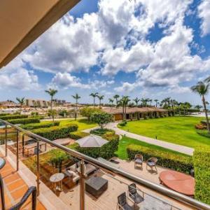 Beachfront - Ocean Comfort 2BR condo - P216