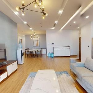 Four BRs Lake View Vinhomes Metropolis.