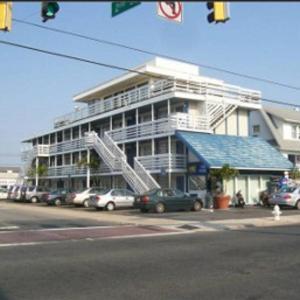 Hotels near Ocean City Boardwalk - Sea Breeze Ocean City