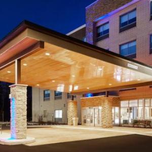 Holiday Inn Express & Suites Chicago North Shore - Niles