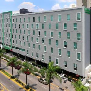 Wyndham Garden Guadalajara Acueducto