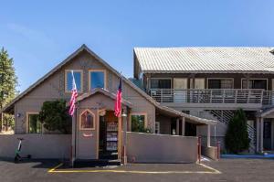 Econo Lodge Inn & Suites Heavenly Village Area, Stateline