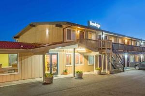 Travelodge by Wyndham Newport, Newport